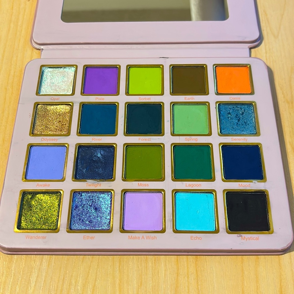 Serenity eyeshadow palette